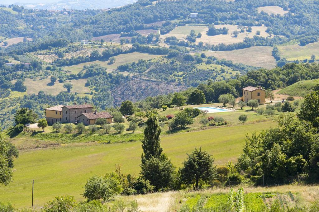 Agriturismo Tenuta Di Biscina Ngoại thất bức ảnh