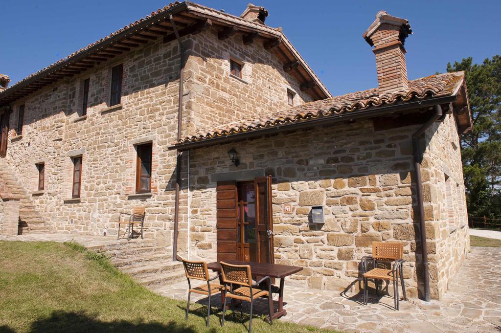Agriturismo Tenuta Di Biscina Ngoại thất bức ảnh