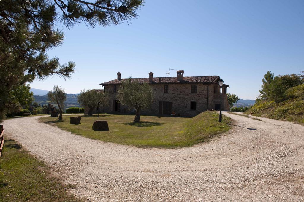 Agriturismo Tenuta Di Biscina Ngoại thất bức ảnh