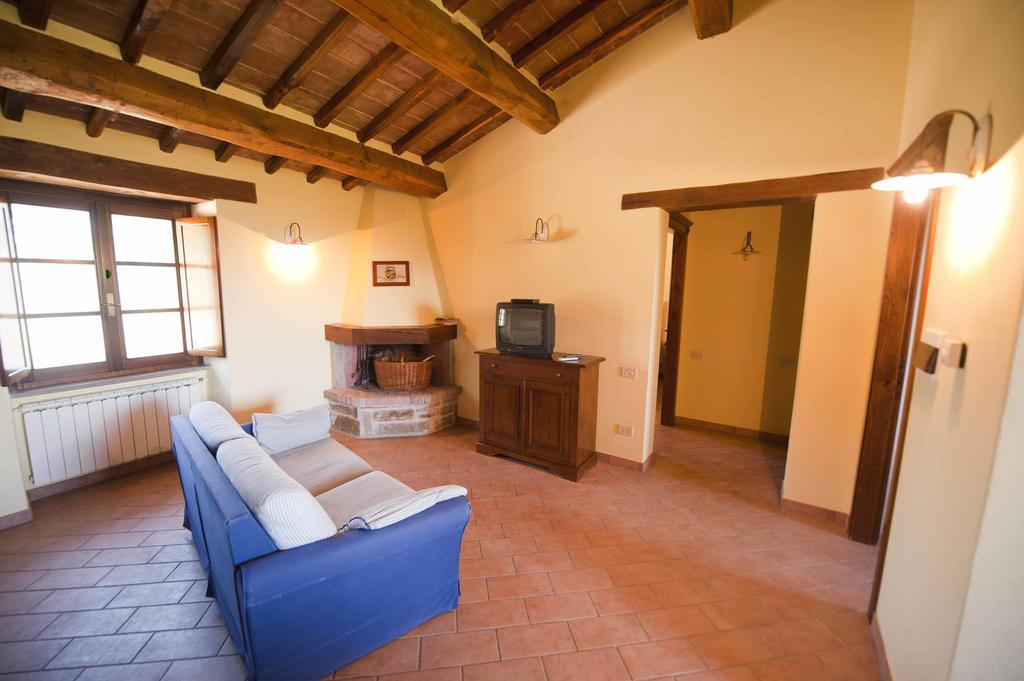 Agriturismo Tenuta Di Biscina Phòng bức ảnh