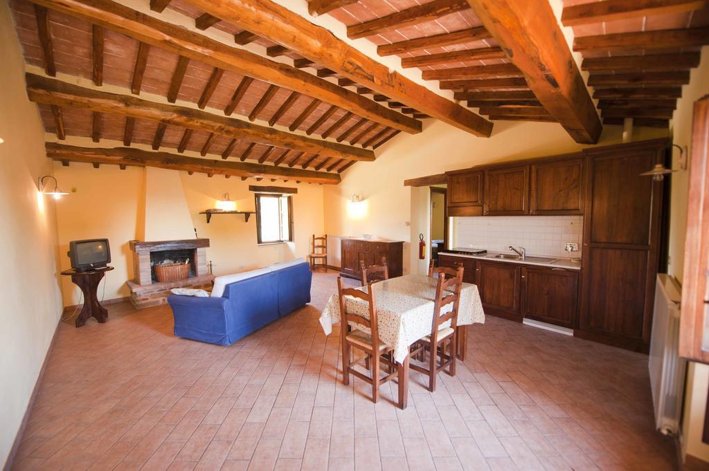 Agriturismo Tenuta Di Biscina Phòng bức ảnh