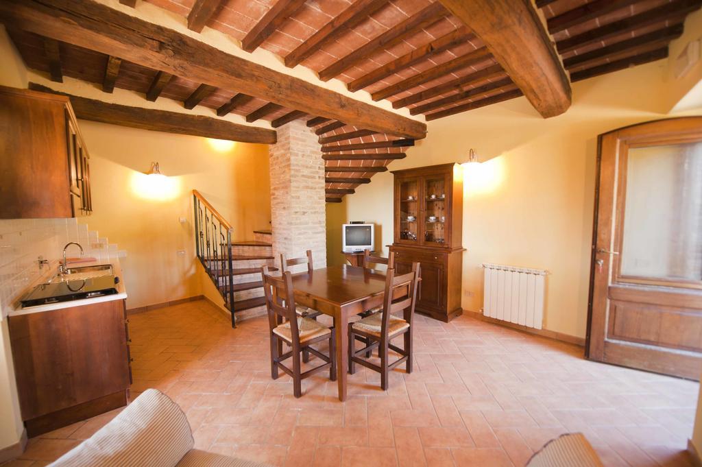 Agriturismo Tenuta Di Biscina Phòng bức ảnh