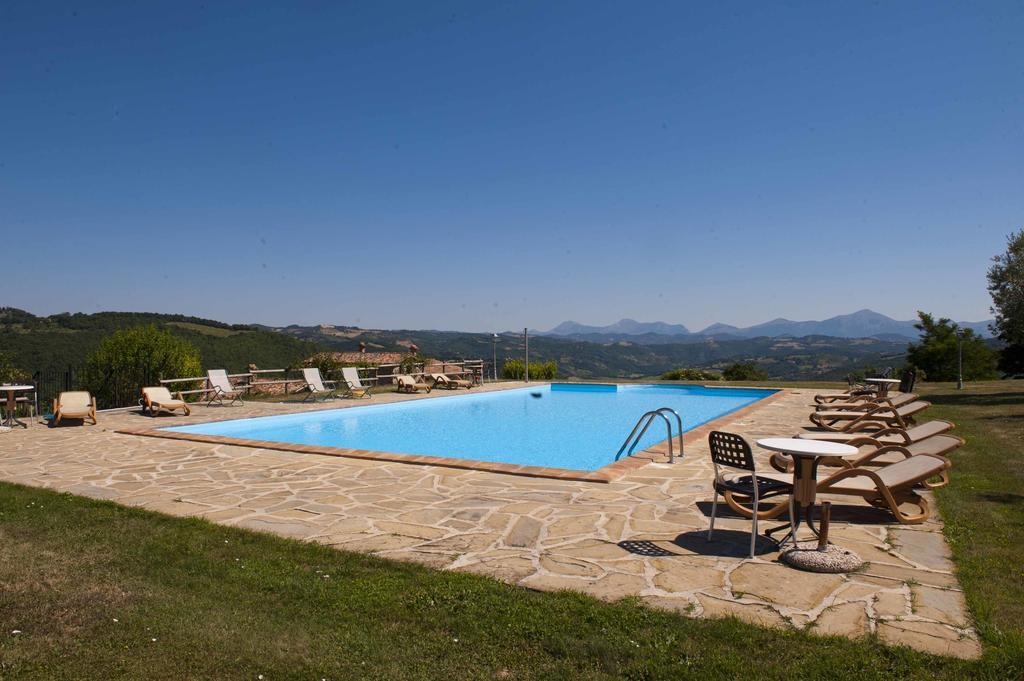 Agriturismo Tenuta Di Biscina Phòng bức ảnh