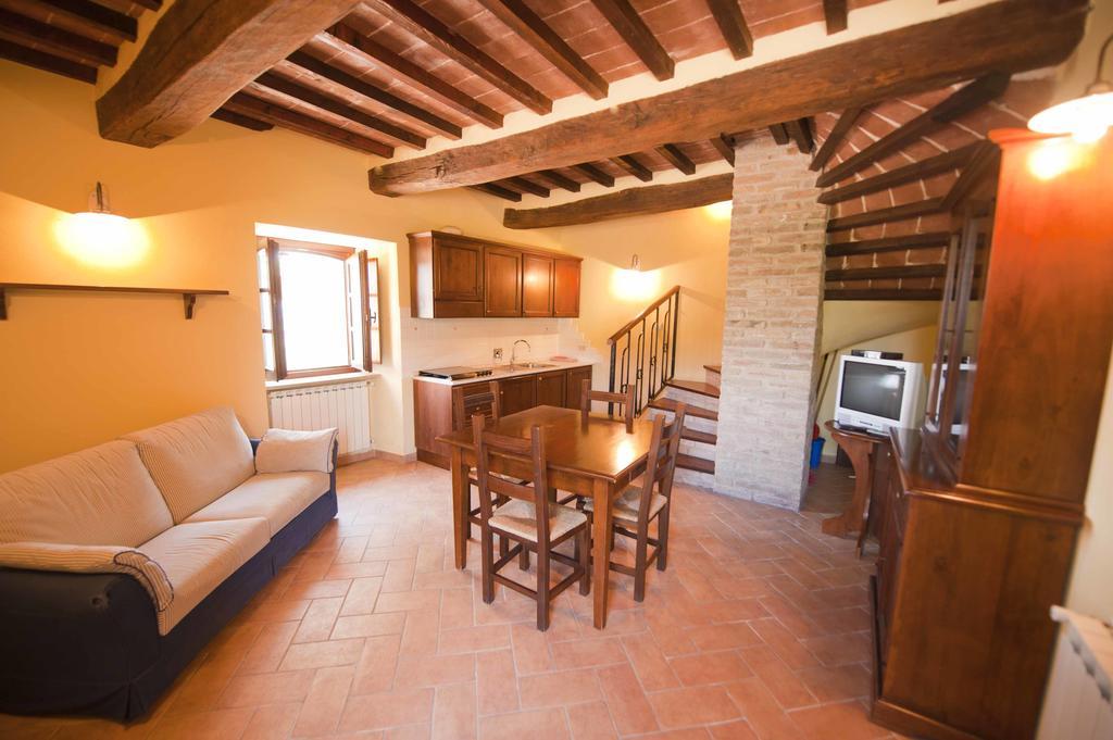 Agriturismo Tenuta Di Biscina Phòng bức ảnh
