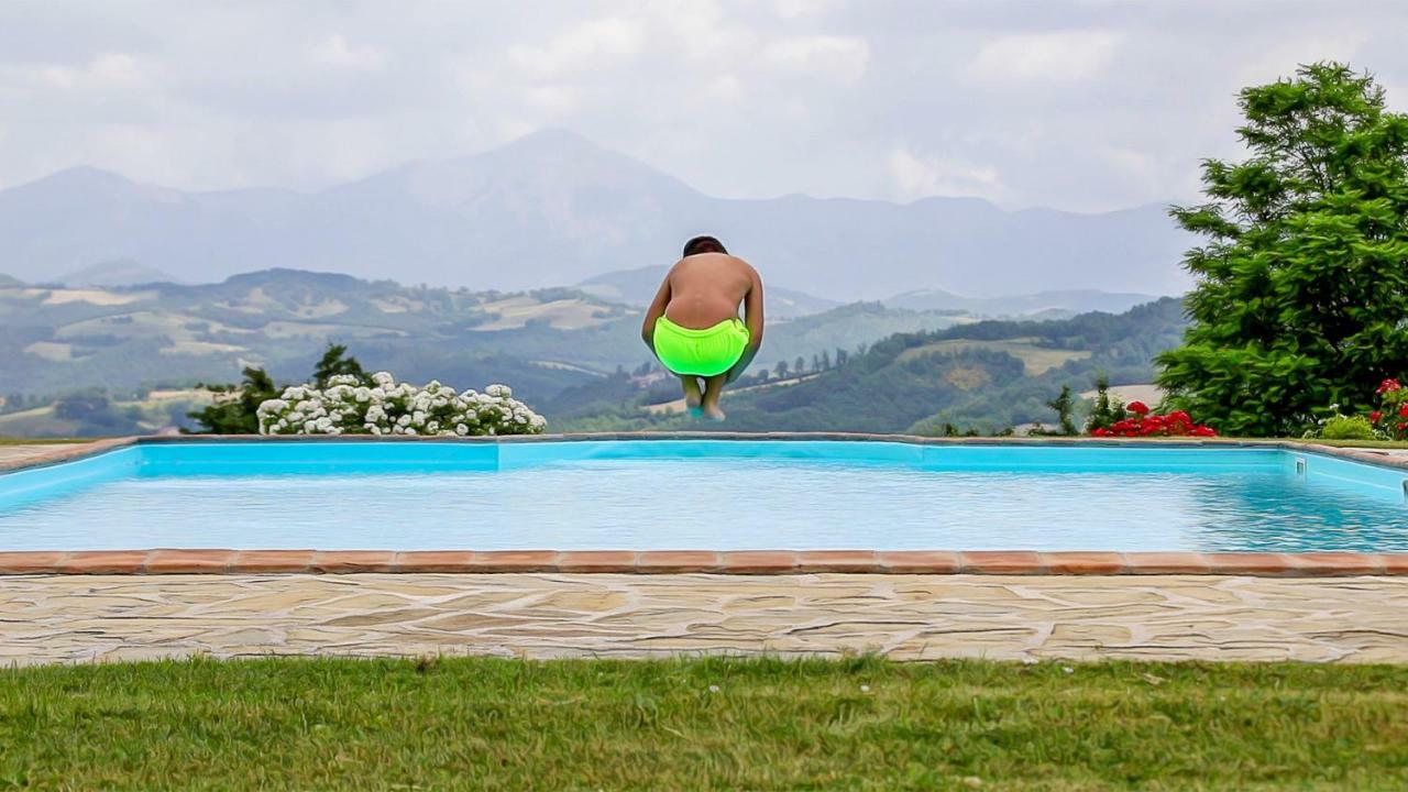 Agriturismo Tenuta Di Biscina Ngoại thất bức ảnh